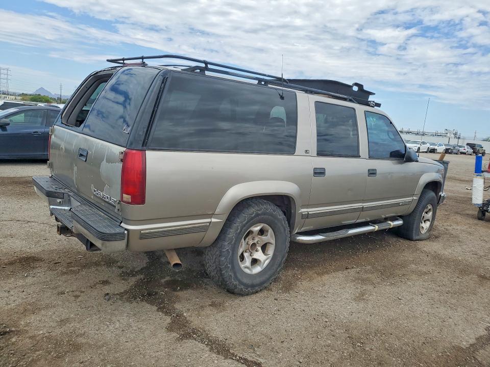 Photo 3 from auction – 1999 CHEVROLET SUBURBAN with VIN 3GNFK16R9XG232416