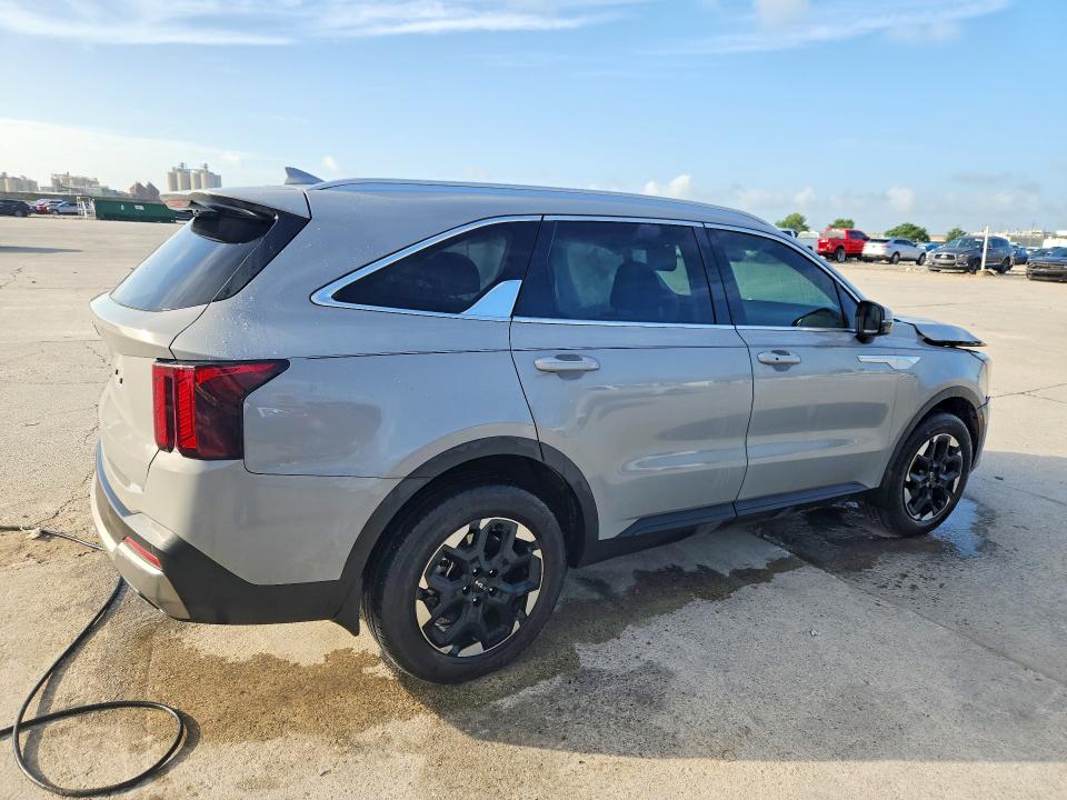 Photo 3 from auction – 2025 KIA SORENTO with VIN 5XYRL4JC4SG367611