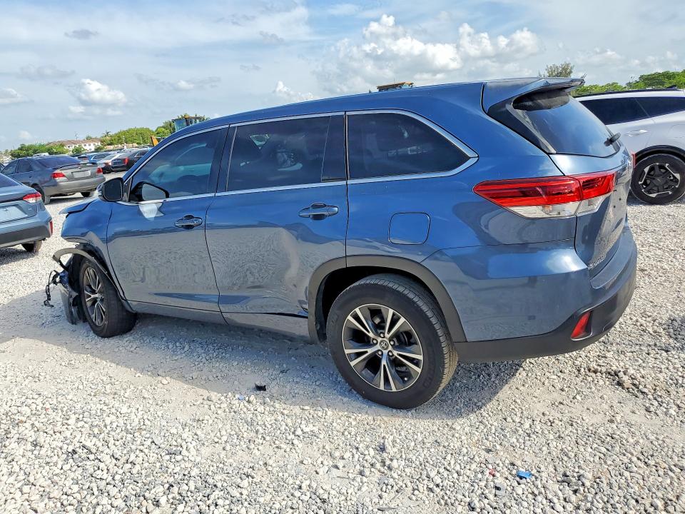 Photo 2 from auction – 2017 TOYOTA HIGHLANDER with VIN 5TDZARFHXHS032355