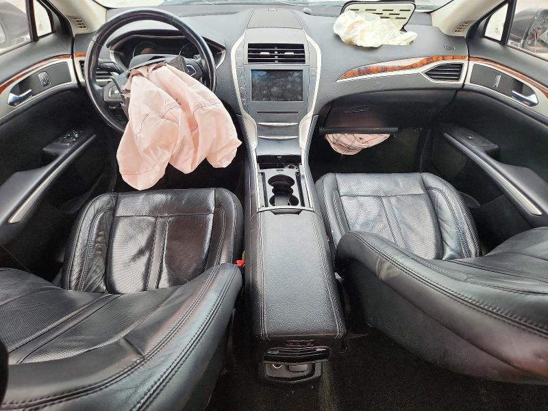 Photo 8 from auction – 2016 LINCOLN MKZ with VIN 3LN6L2GK9GR631193