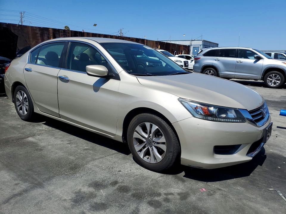 Photo 4 from auction – 2015 HONDA ACCORD with VIN 1HGCR2F38FA043831