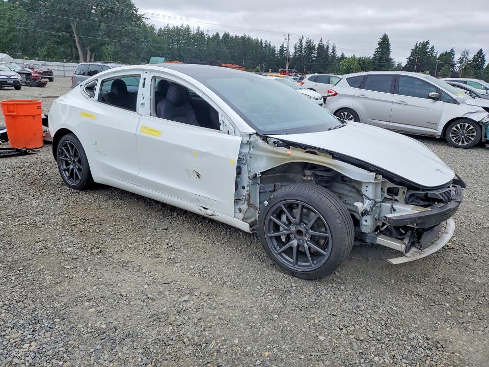 Снимка 4 от търг – 2019 TESLA MODEL 3 с VIN 5YJ3E1EA1KF425169