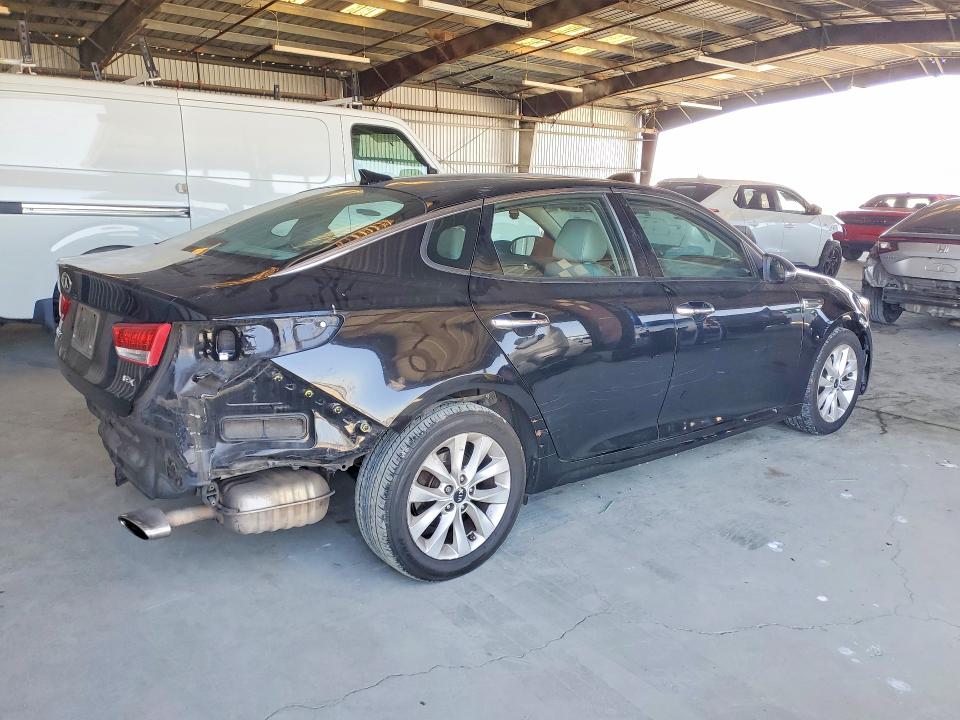 Фото 3 с аукциона – 2018 KIA OPTIMA с VIN 5XXGU4L30JG180628