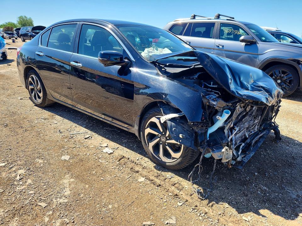 Photo 4 from auction – 2017 HONDA ACCORD with VIN 1HGCR2F86HA099815