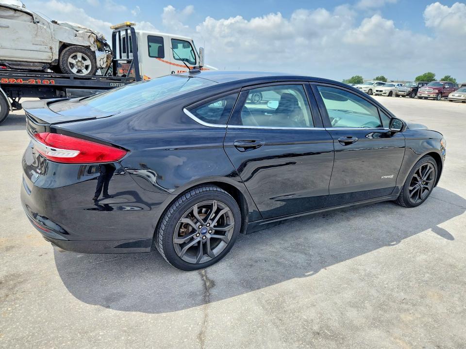 Photo 3 from auction – 2018 FORD FUSION with VIN 3FA6P0LU1JR124175