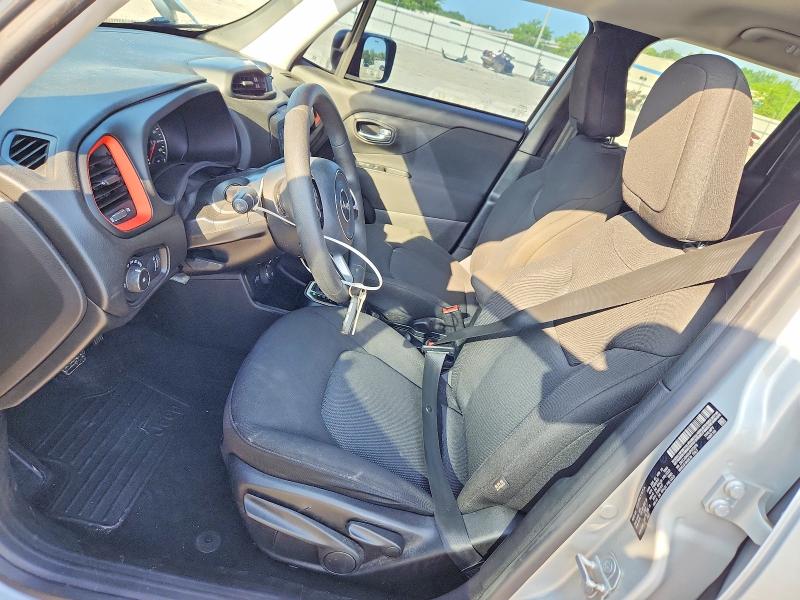 Photo 7 from auction – 2018 JEEP RENEGADE with VIN ZACCJBAB5JPH72978