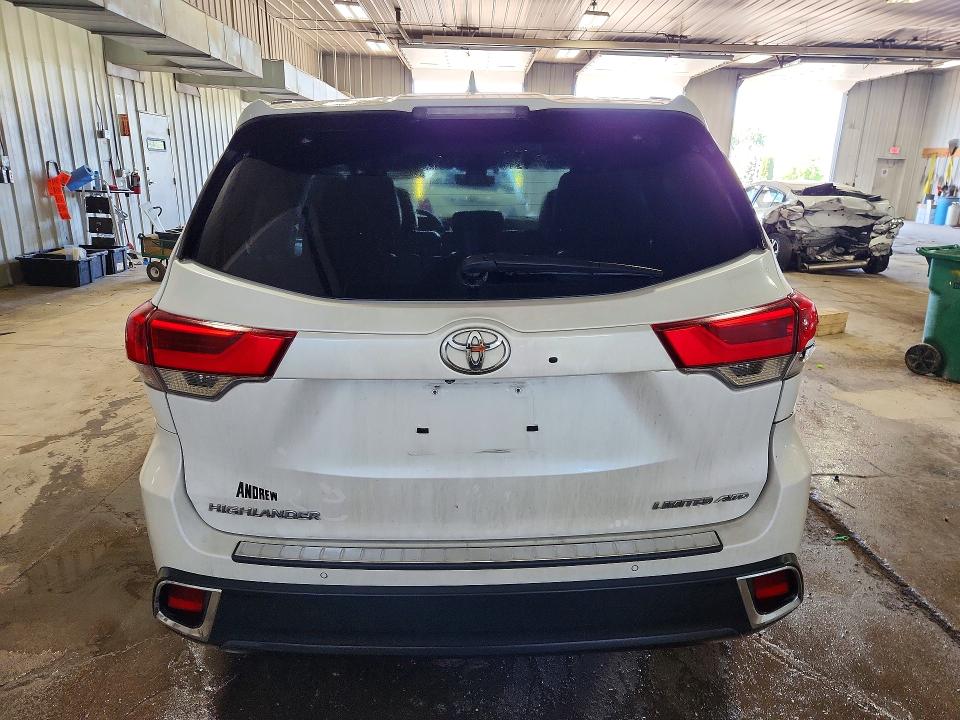 Photo 6 from auction – 2017 TOYOTA HIGHLANDER with VIN 5TDDZRFH4HS422743