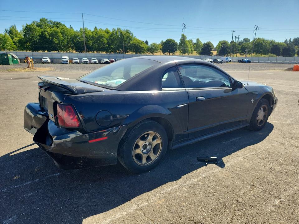 Photo 3 from auction – 2000 FORD MUSTANG with VIN 1FAFP4047YF123843