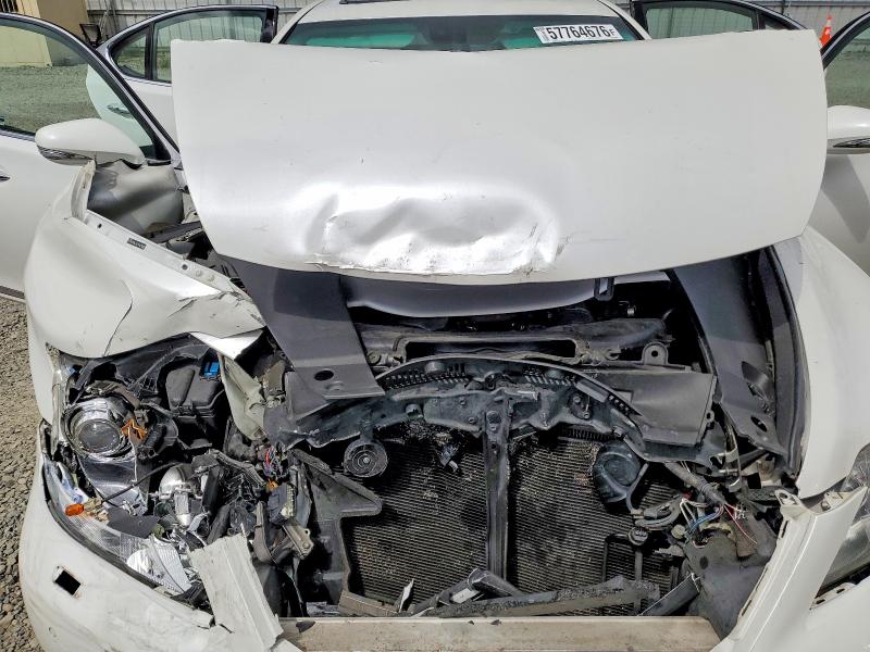 Photo 11 from auction – 2010 LEXUS LS with VIN JTHCL5EF3A5005596
