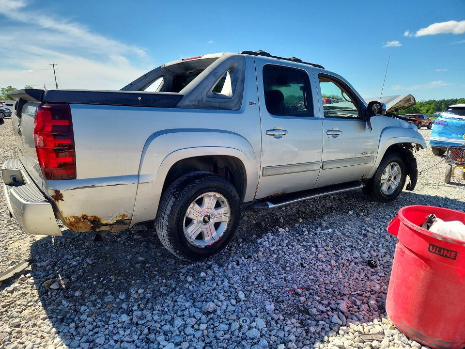 Photo 3 from auction – 2010 CHEVROLET AVALANCHE with VIN 3GNVKFE0XAG249535