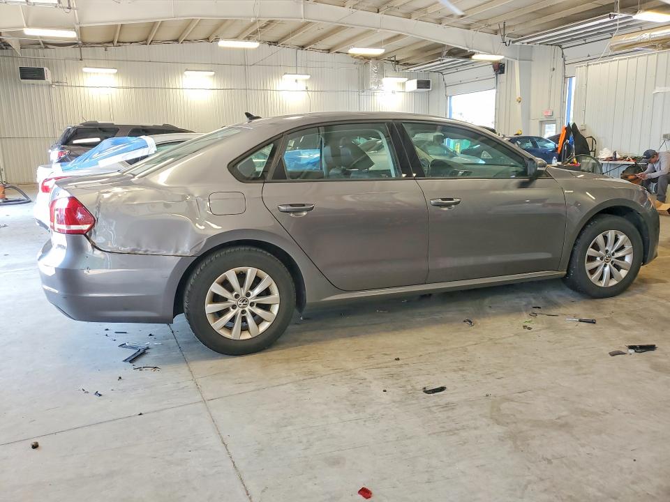Photo 3 from auction – 2015 VOLKSWAGEN PASSAT with VIN 1VWAS7A38FC056529