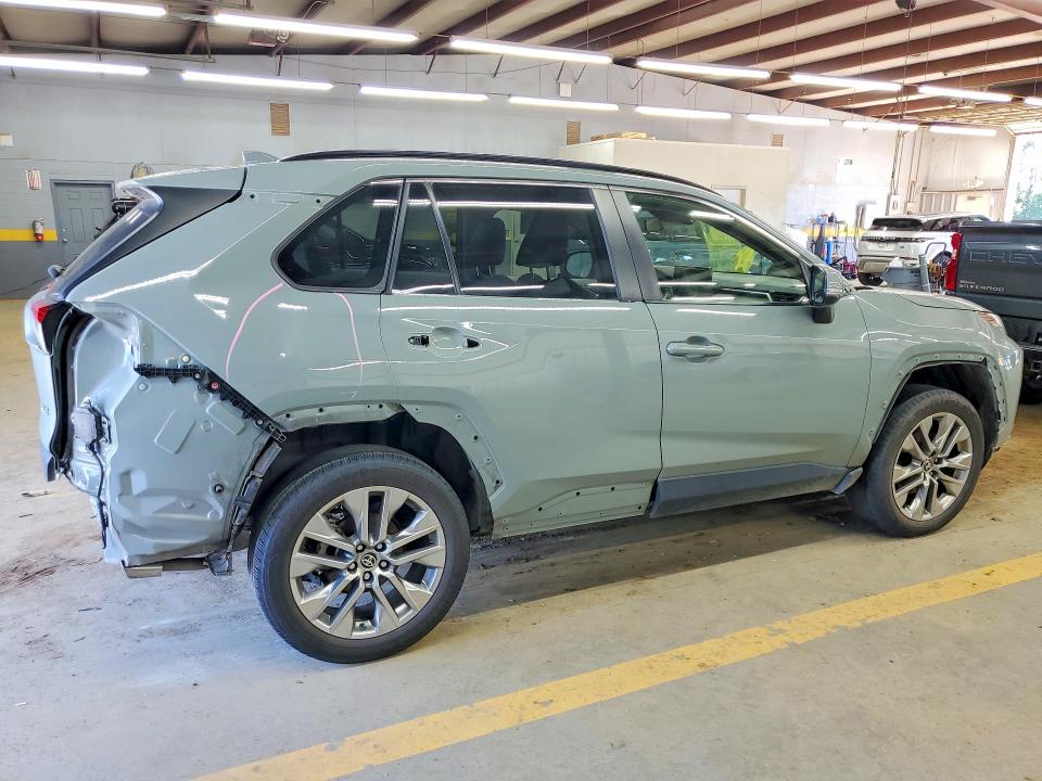 Photo 3 from auction – 2022 TOYOTA RAV4 with VIN JTMC1RFV0ND086217