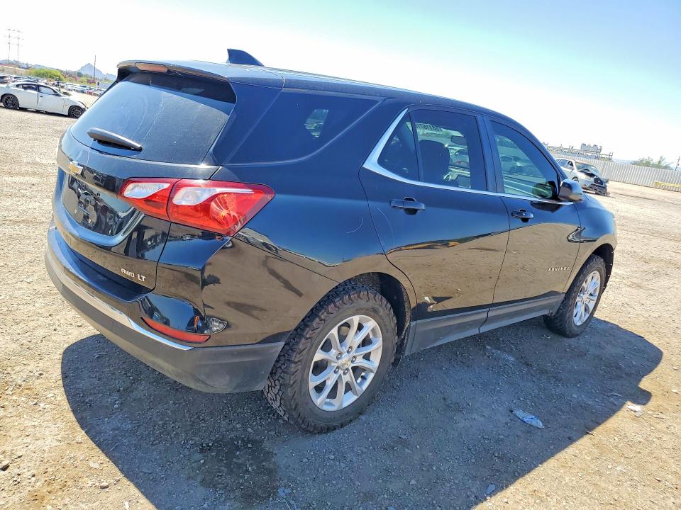 Photo 3 from auction – 2021 CHEVROLET EQUINOX with VIN 2GNAXUEV0M6160699