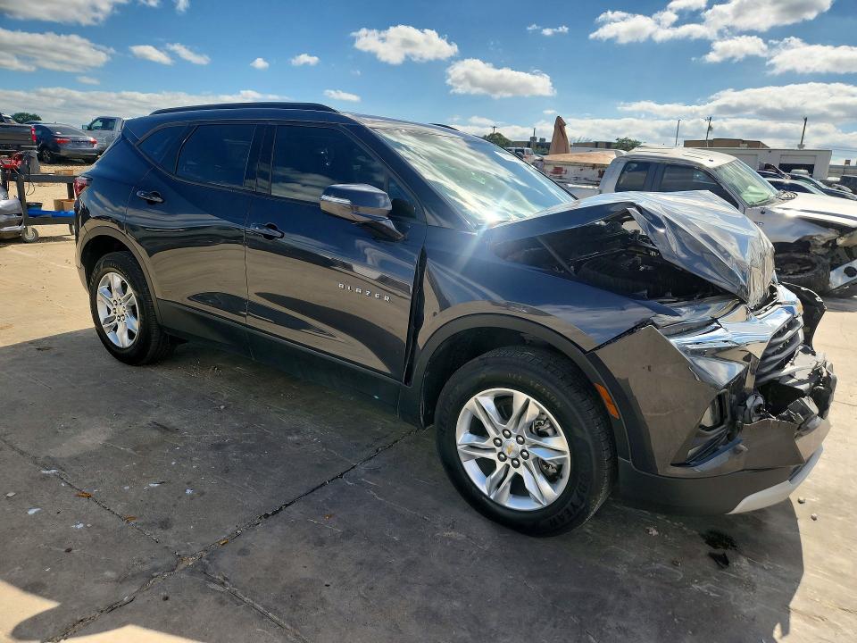 Photo 4 from auction – 2022 CHEVROLET BLAZER with VIN 3GNKBCR41NS220300