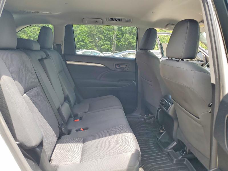 Фото 11 с аукциона – 2018 TOYOTA HIGHLANDER с VIN 5TDBZRFH9JS834119