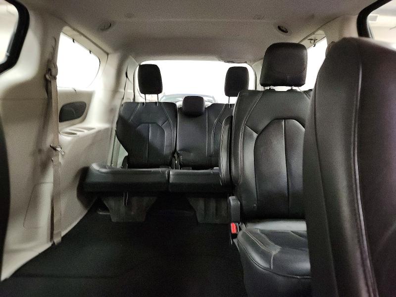 Photo 10 from auction – 2017 CHRYSLER PACIFICA with VIN 2C4RC1BGXHR811756