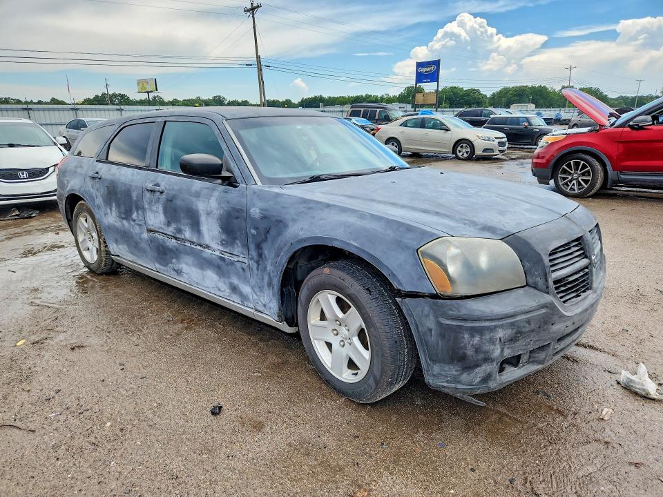 Photo 4 from auction – 2005 DODGE MAGNUM with VIN 2D4FV48V05H159075