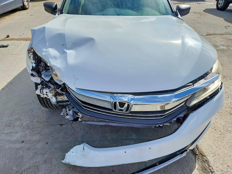 Photo 11 from auction – 2016 HONDA ACCORD with VIN 1HGCR2F30GA069907