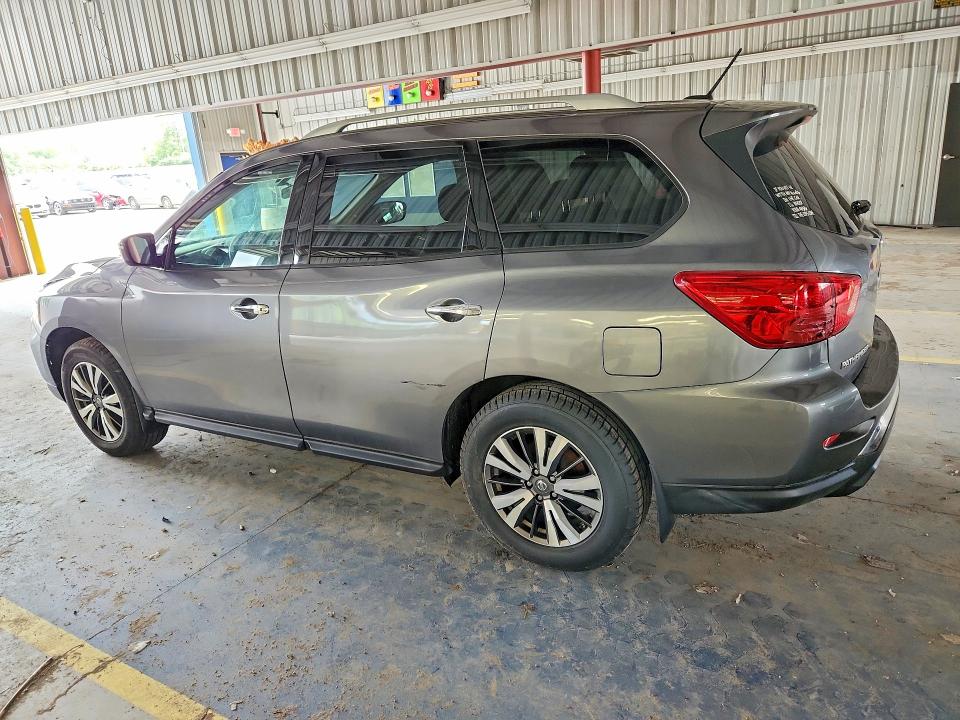 Photo 2 from auction – 2017 NISSAN PATHFINDER with VIN 5N1DR2MM3HC911557