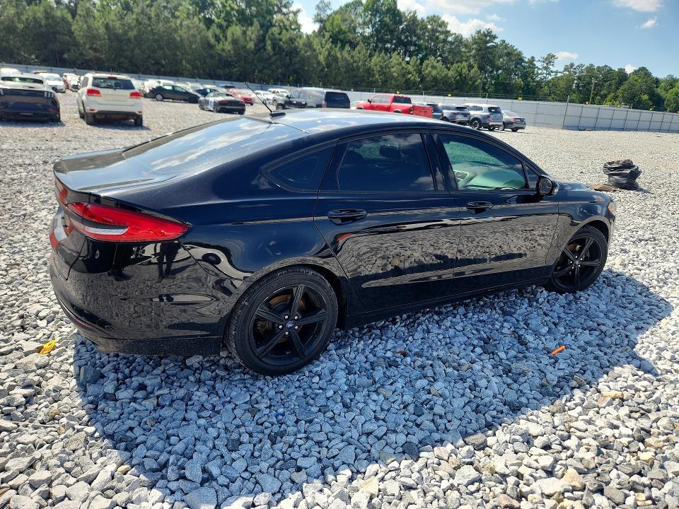 Photo 3 from auction – 2017 FORD FUSION with VIN 3FA6P0HD9HR290883