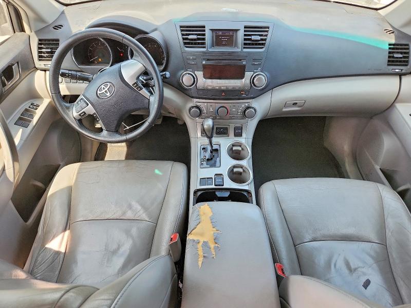 Photo 8 from auction – 2011 TOYOTA HIGHLANDER with VIN 5TDZK3EH7BS036463