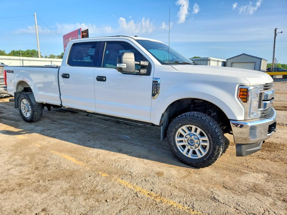 Photo 4 from auction – 2014 FORD F-250 with VIN 1FT7W2B6XJEC19773