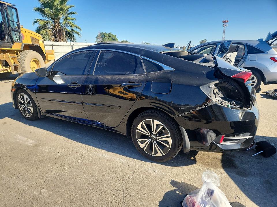 Photo 2 from auction – 2018 HONDA CIVIC with VIN JHMFC1F30JX008793