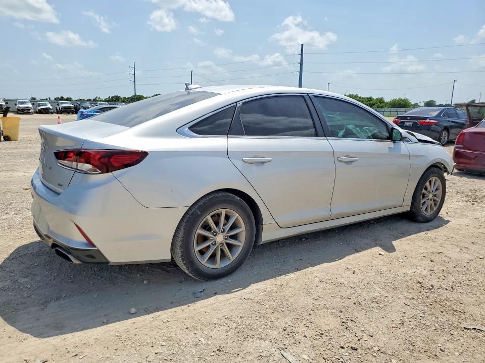 Photo 3 from auction – 2018 HYUNDAI SONATA with VIN 5NPE24AA6JH711074
