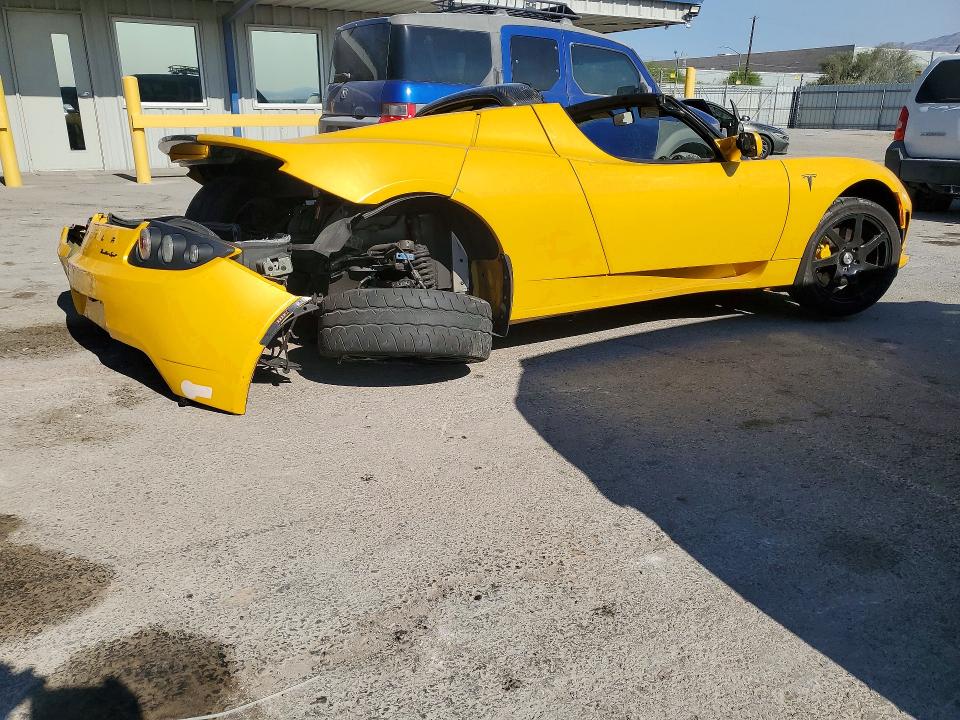Фото 3 с аукциона – 2010 TESLA ROADSTER с VIN 5YJRE1A36A1000835