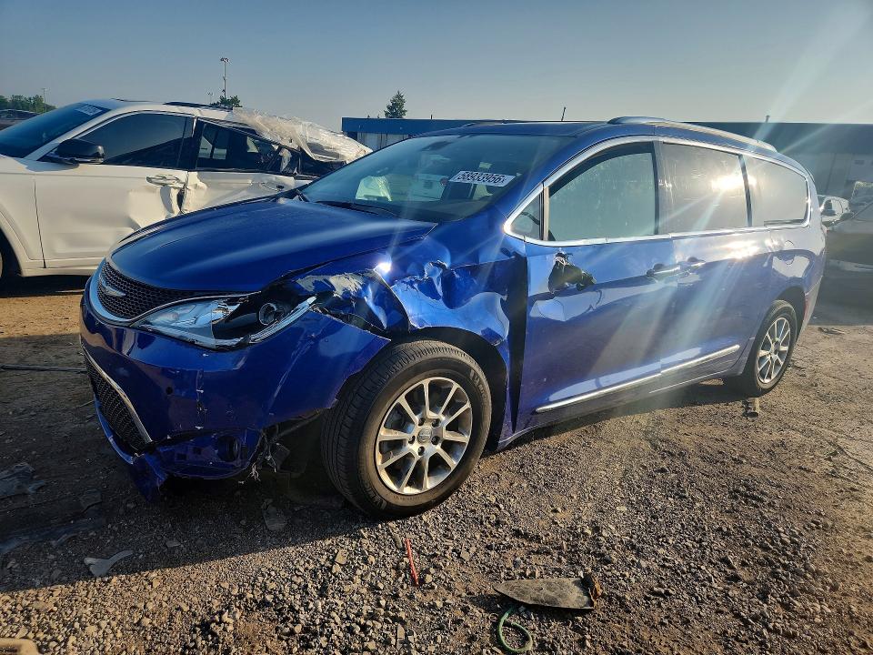 CHRYSLER PACIFICA 2020 with VIN 2C4RC1GG3LR104869 - Photo from auction