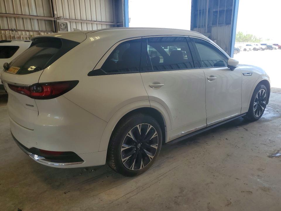 Photo 3 from auction – 2025 MAZDA CX-90 with VIN JM3KKEHC7S1233778