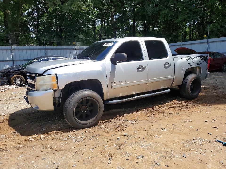 CHEVROLET SILVERADO 2011 with VIN 3GCPCSE03BG219821 - Photo from auction