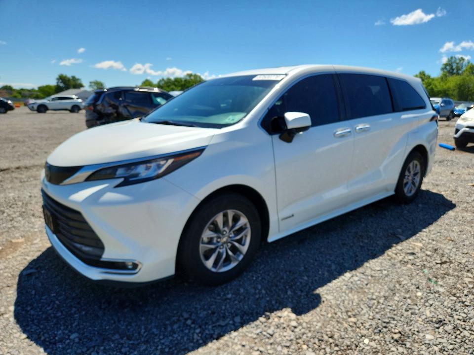 TOYOTA SIENNA 2021 with VIN 5TDYSKFC7MS015933 - Photo from auction
