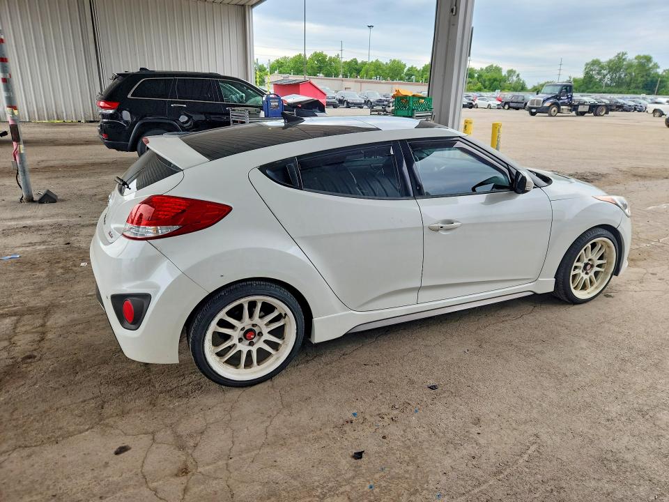 Photo 3 from auction – 2013 HYUNDAI VELOSTER with VIN KMHTC6AE5DU117553