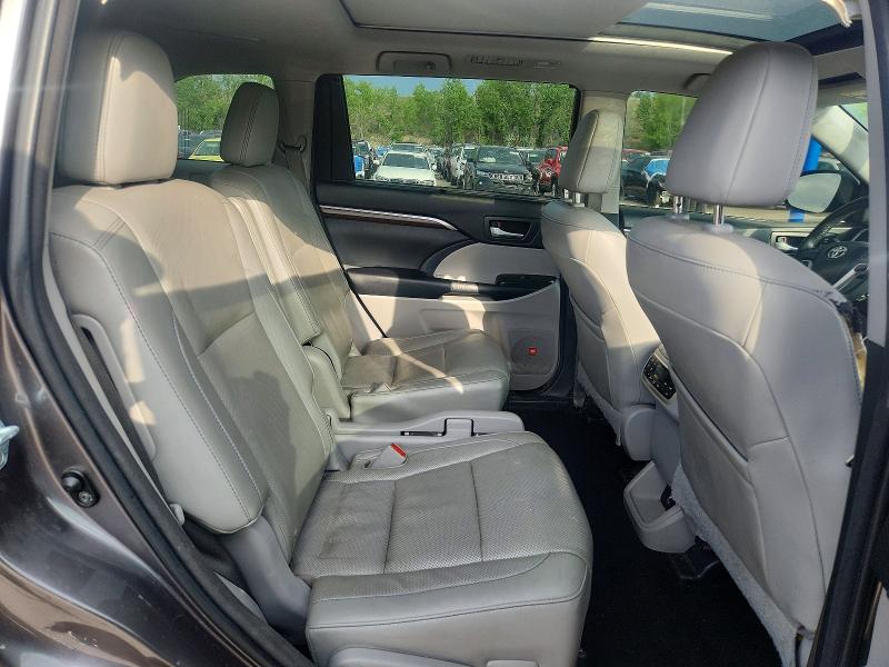 Photo 11 from auction – 2016 TOYOTA HIGHLANDER with VIN 5TDDKRFH1GS260329