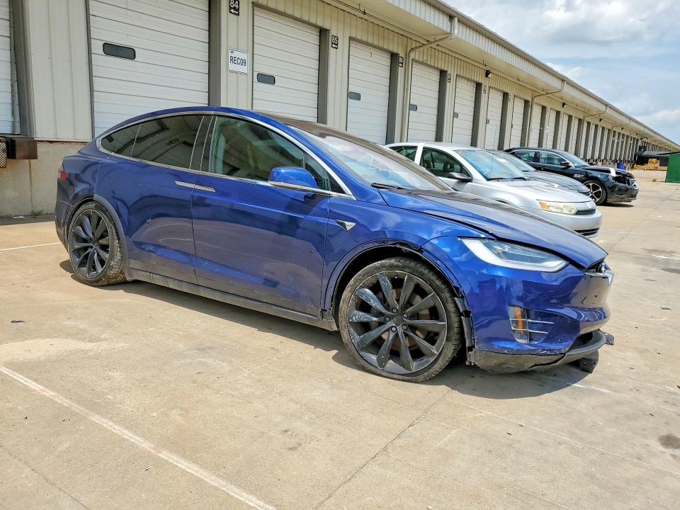 Photo 4 from auction – 2020 TESLA MODEL X with VIN 5YJXCDE21LF297423
