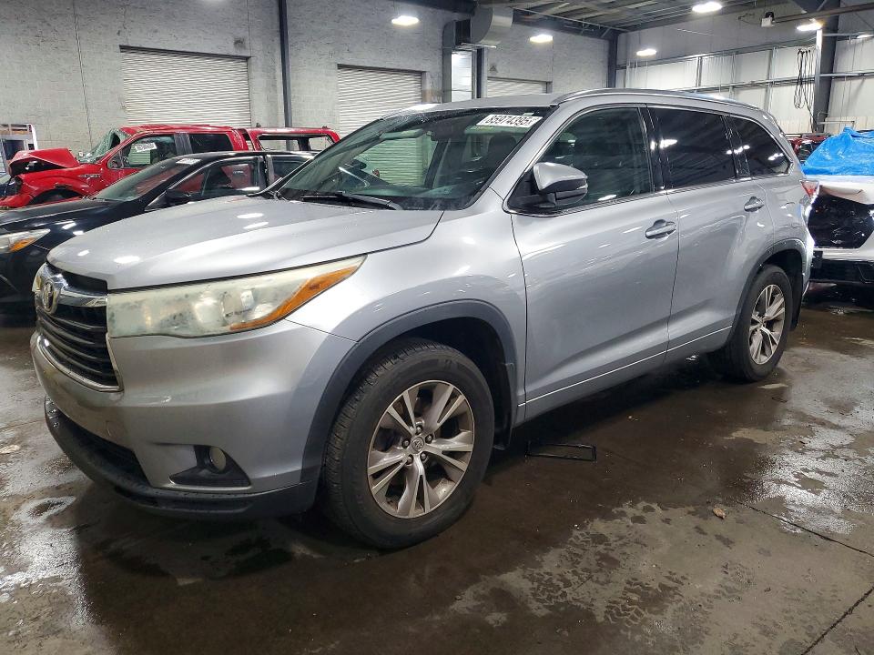 TOYOTA HIGHLANDER 2015 with VIN 5TDJKRFH9FS123334 - Photo from auction