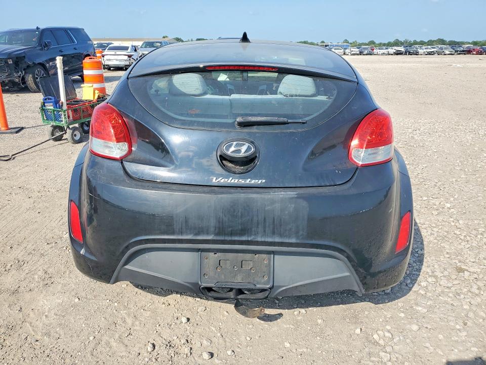 Photo 6 from auction – 2013 HYUNDAI VELOSTER with VIN KMHTC6AD7DU086197