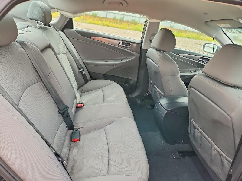 Photo 10 from auction – 2014 HYUNDAI SONATA with VIN KMHEC4A46EA110053