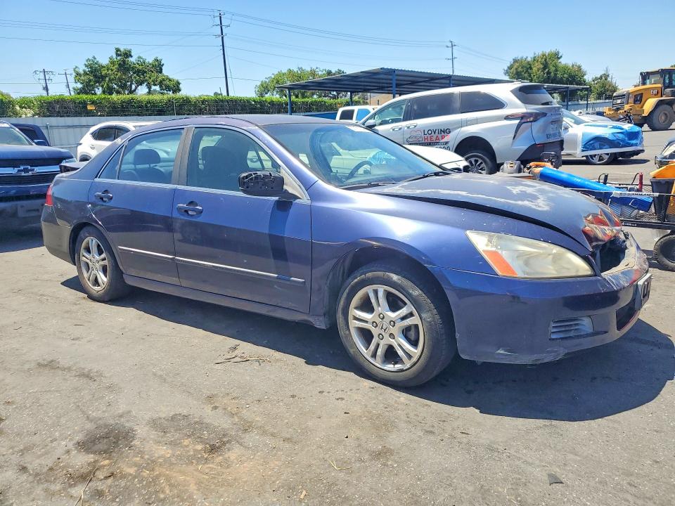 Photo 4 from auction – 2007 HONDA ACCORD with VIN JHMCM56397C008556