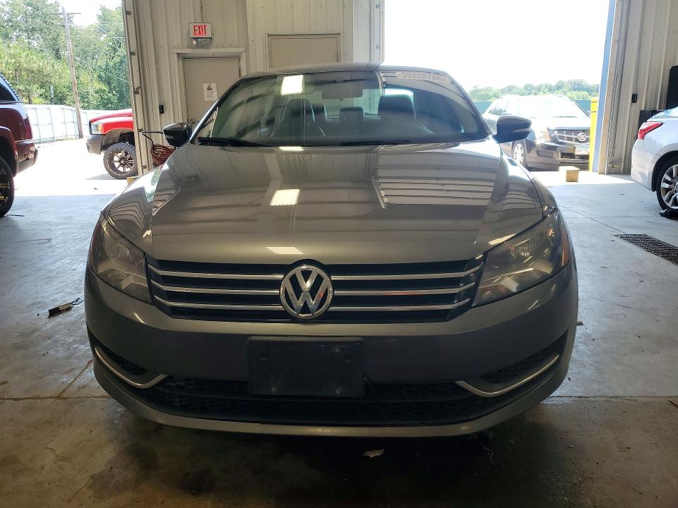 Photo 5 from auction – 2015 VOLKSWAGEN PASSAT with VIN 1VWAS7A38FC056529