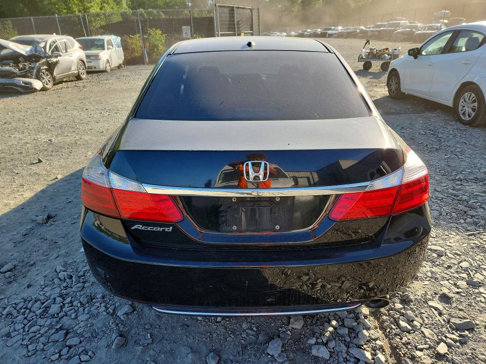 Photo 6 from auction – 2015 HONDA ACCORD with VIN 1HGCR2F83FA013454