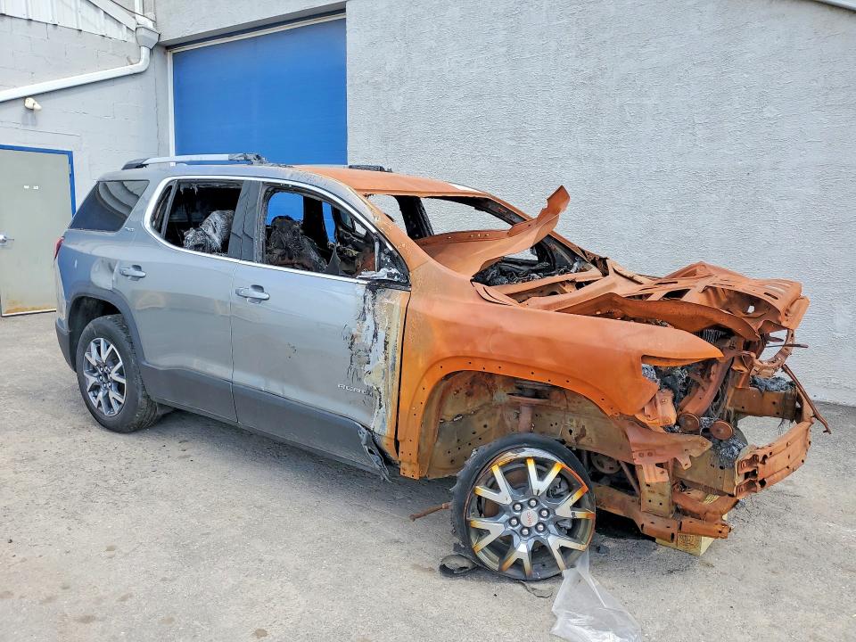 Photo 4 from auction – 2023 GMC ACADIA with VIN 1GKKNUL43PZ203359