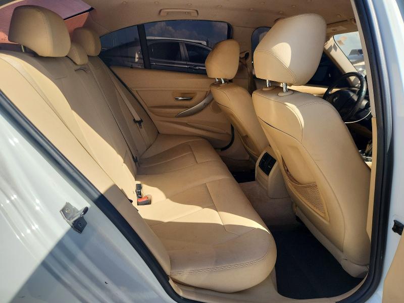 Photo 10 from auction – 2015 BMW 320 with VIN WBA3B1C55FP830975