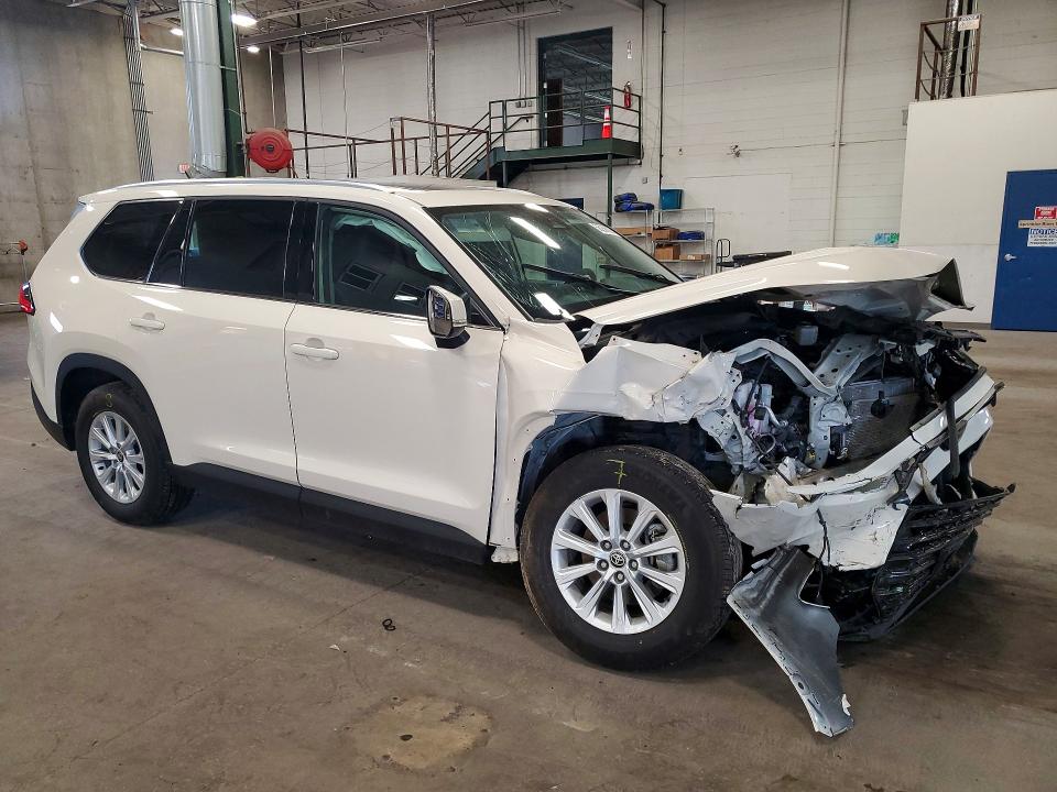 Photo 4 from auction – 2024 TOYOTA GRAND HIGHLANDER with VIN 5TDAAAB57RS064921