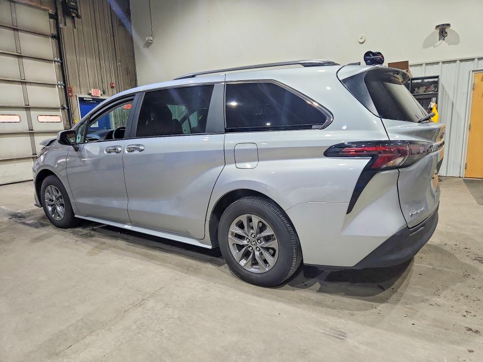 Photo 2 from auction – 2025 TOYOTA SIENNA with VIN 5TDYSKFC8SS161559