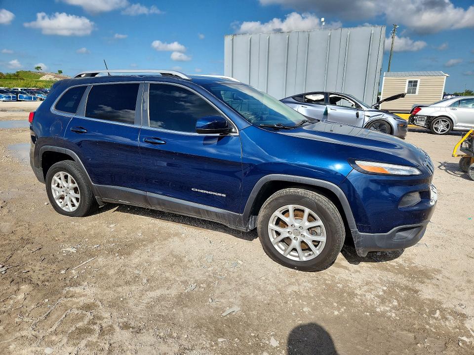 Photo 4 from auction – 2018 JEEP CHEROKEE with VIN 1C4PJLCB4JD551682