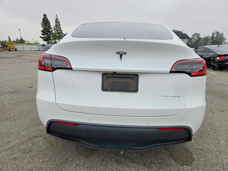 Photo 6 from auction – 2021 TESLA MODEL Y with VIN 5YJYGDEE5MF074645