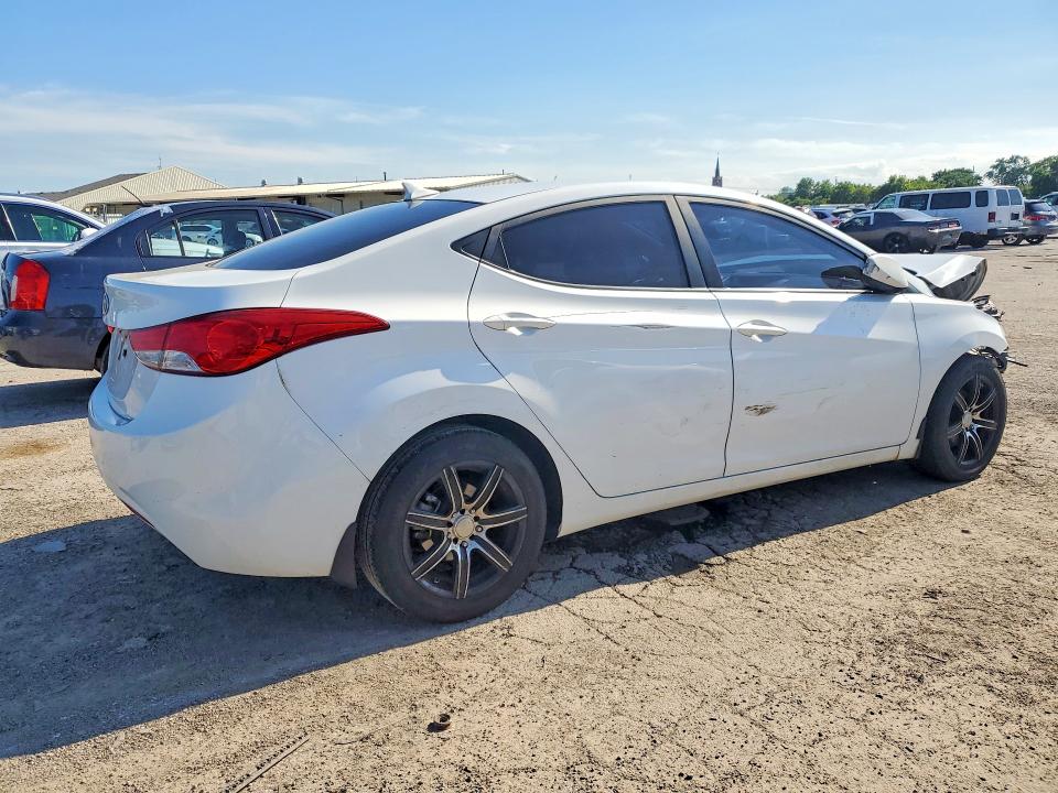 Photo 3 from auction – 2013 HYUNDAI ELANTRA with VIN 5NPDH4AEXDH168409