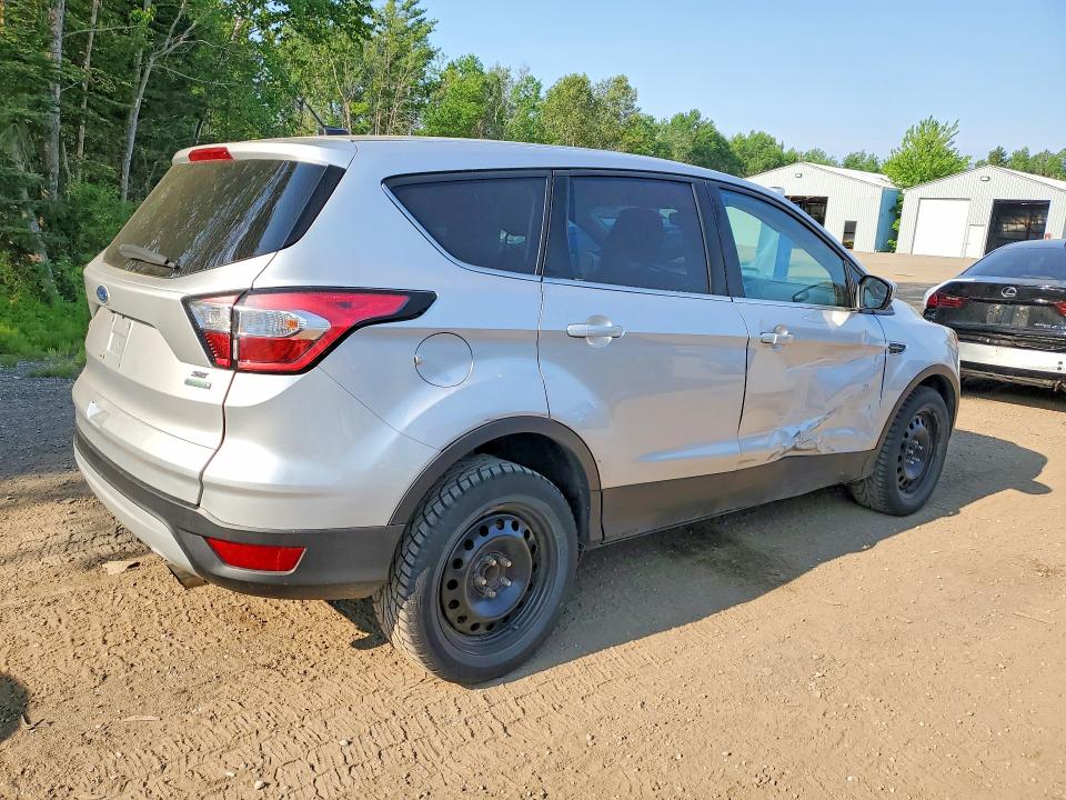 Photo 3 from auction – 2017 FORD ESCAPE with VIN 1FMCU0GD3HUE77600